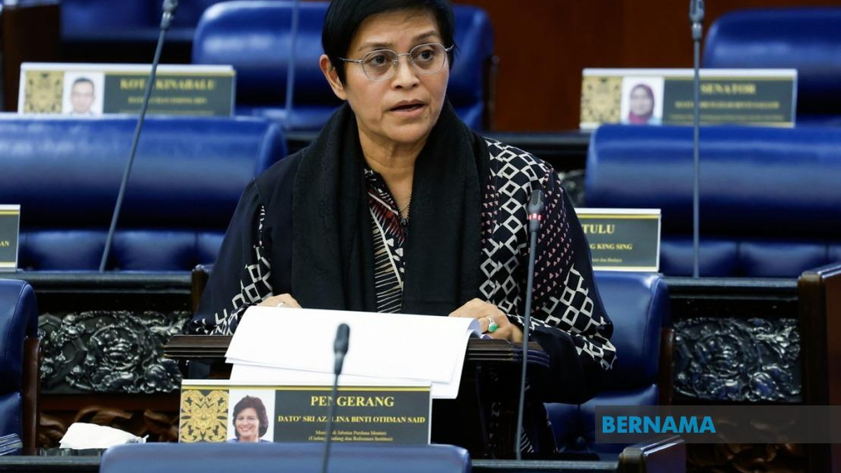 Government Committed to Independent Investigation of 'Corporate Mafia' Allegations, Says Azalina