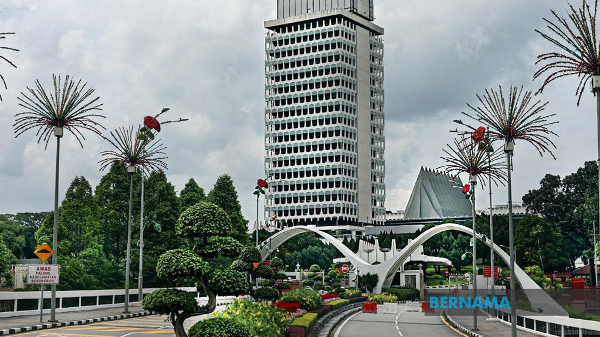 Anwar Proposes Special Parliament Sitting to Debate Tabung Haji RCI Report